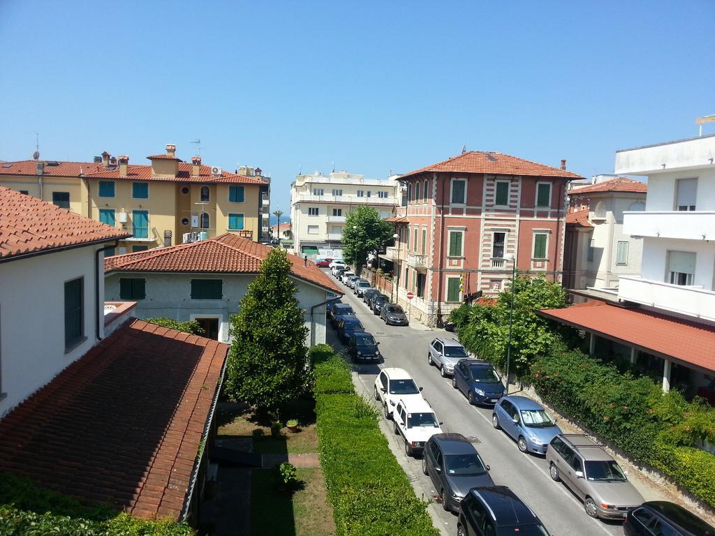 Hotel Margot Lido di Camaiore Exterior foto